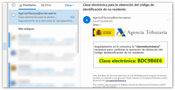 Consulte el correo con el código de activación